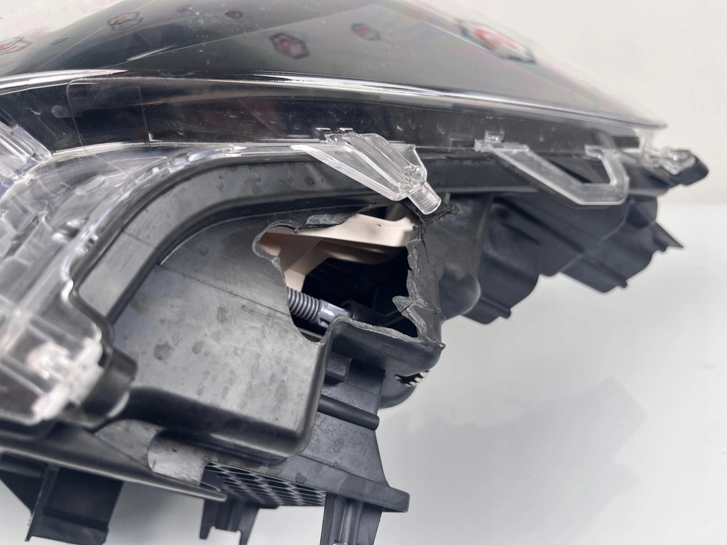 фото №4, Лампа левая перед toyota yaris cross full led