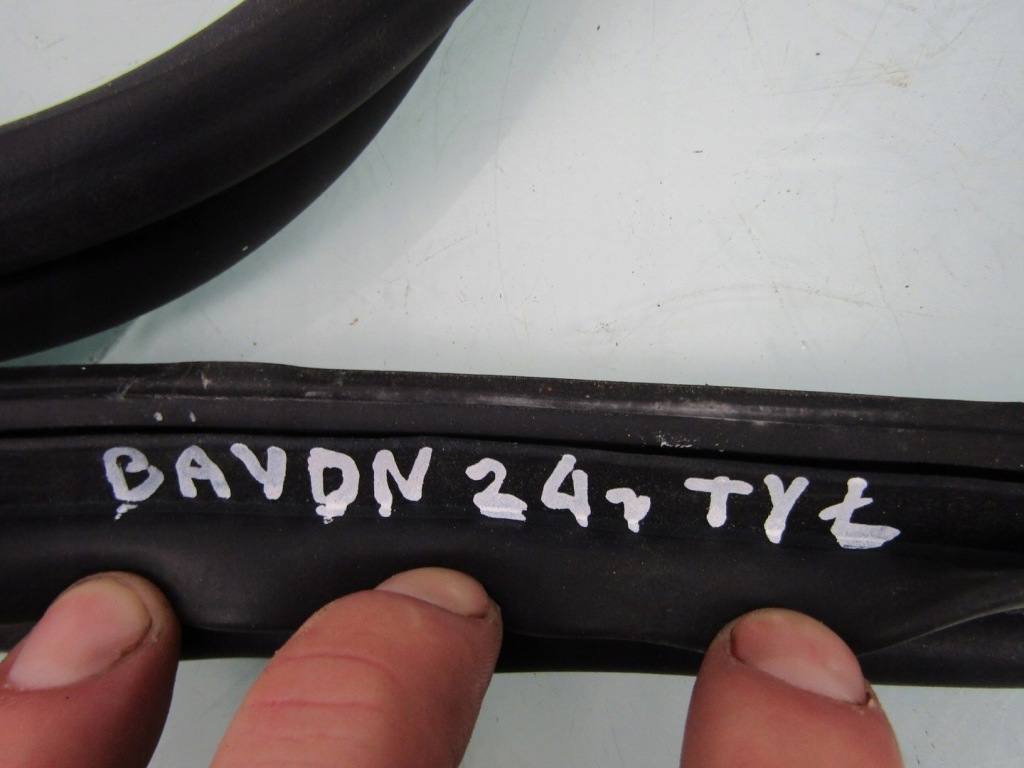 фото №6, Hyundai bayon 24r прокладка кузовна багажника кришки задня задній задньої