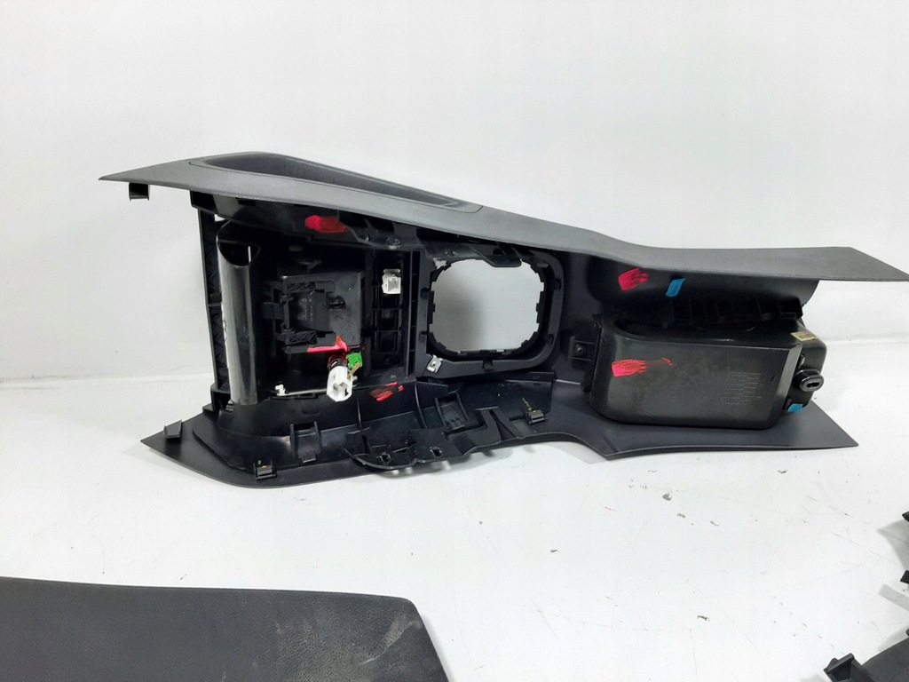 фото №10, Vw golf v 5d hb 06r туннель средний пепельница 1k0863243a