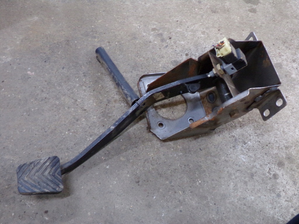 фото №1, Terracan педаль тормоза механическая коробка передач 2,9 crdi eu