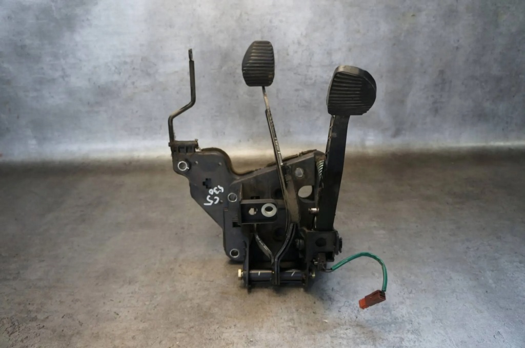 фото №1, Педали газа тормоза сцепления комплект citroen c5 i 2.0 hdi механическая коробка передач