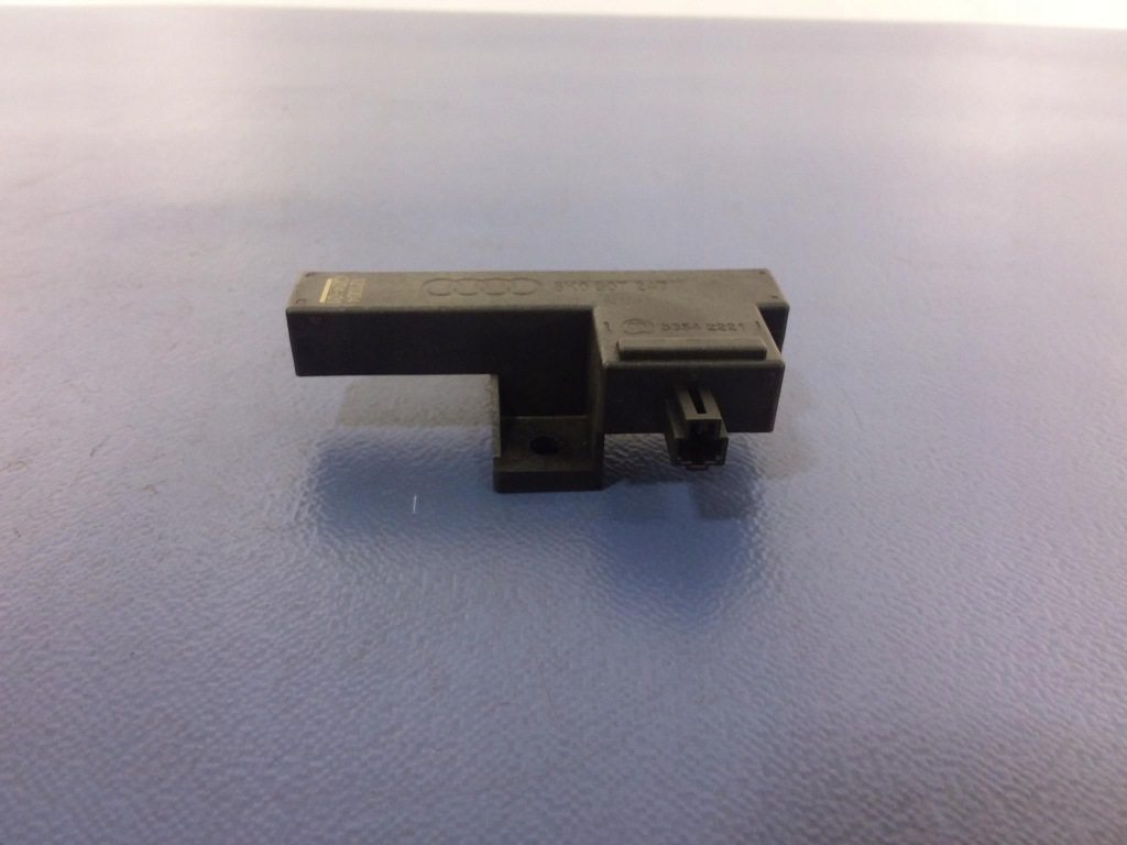 фото №1, Audi a8 s8 d4 4h антенна kessy keyless 8k0907247