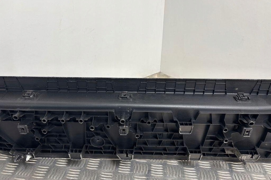 фото №7, Задняя правая молдинг декоративная порог peugeot expert фургон 9808681377 1.6l