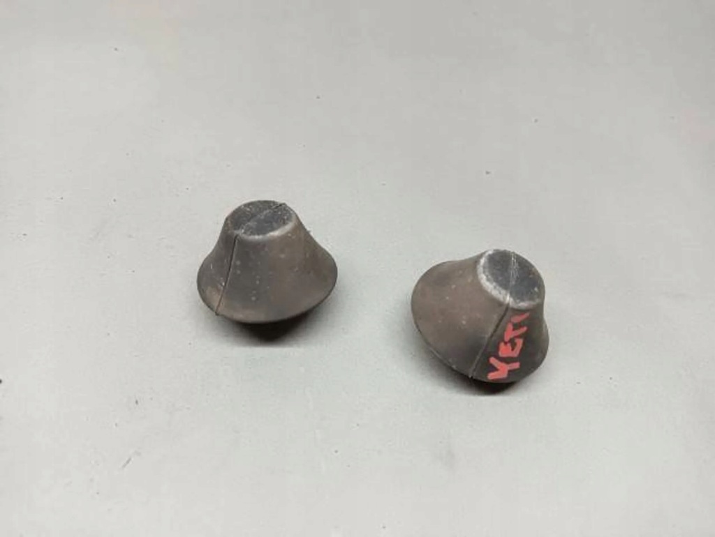 фото №1, Skoda yeti відбійник проставка капот двигуна