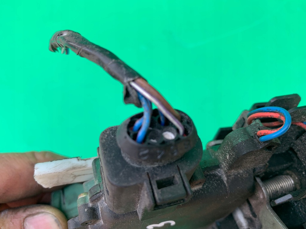 фото №7, Замок двері правий передній seat ibiza iii 3 6l 02-