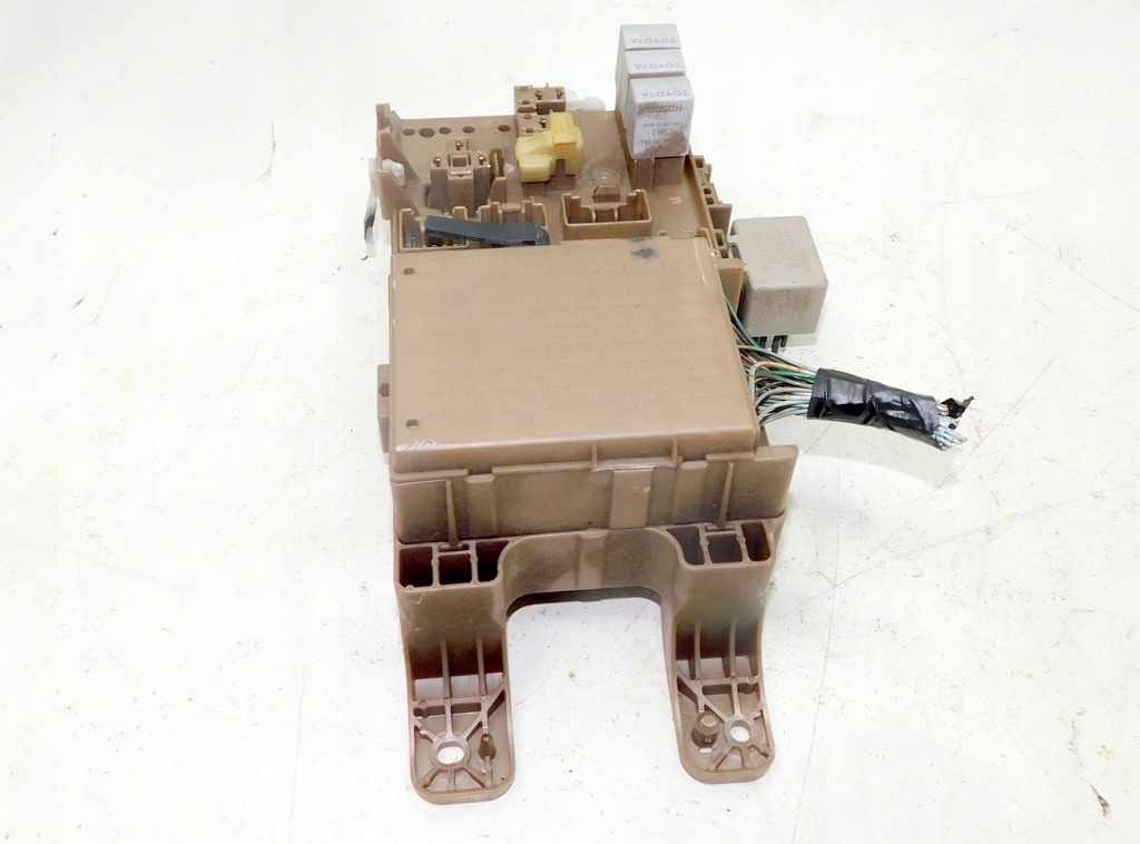 фото №6, Toyota corolla ts e12 05r 1.8 192km коробка запобіжників 82641-02040