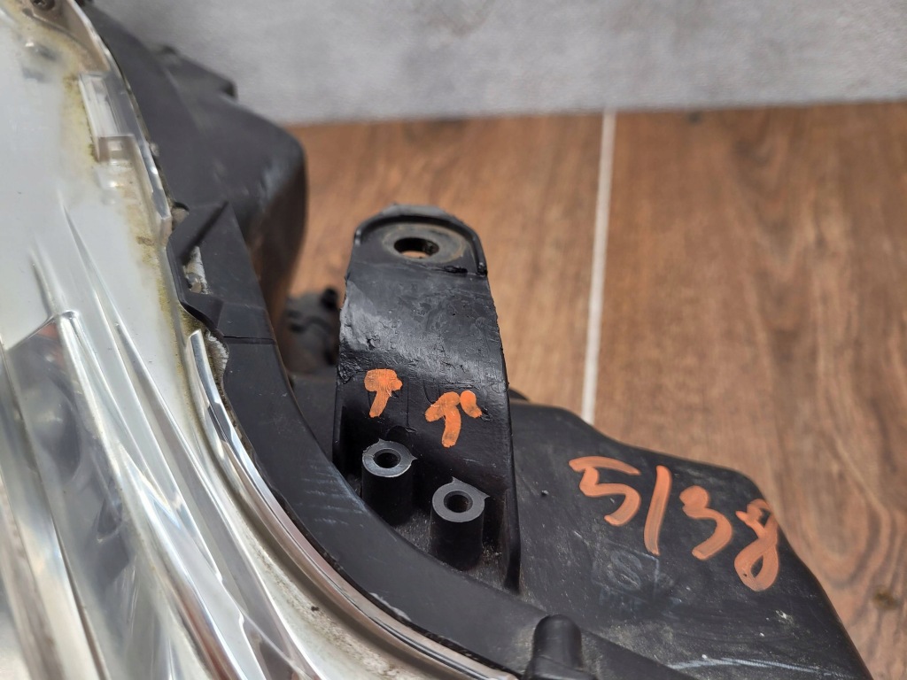 Citroen c crosser c-crosser фара ксенон правая  перед передняя Киев