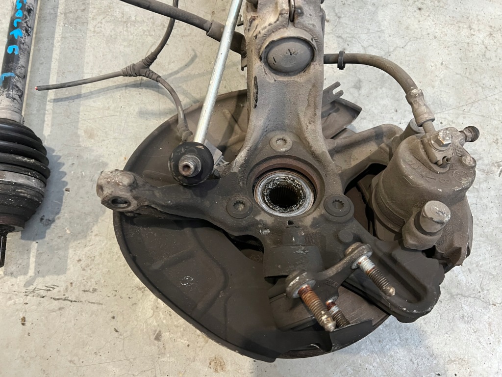 фото №6, Підвіска поворотний кулак привідний вал ліва перед vw volkswagen golf vi 1.6 дизель