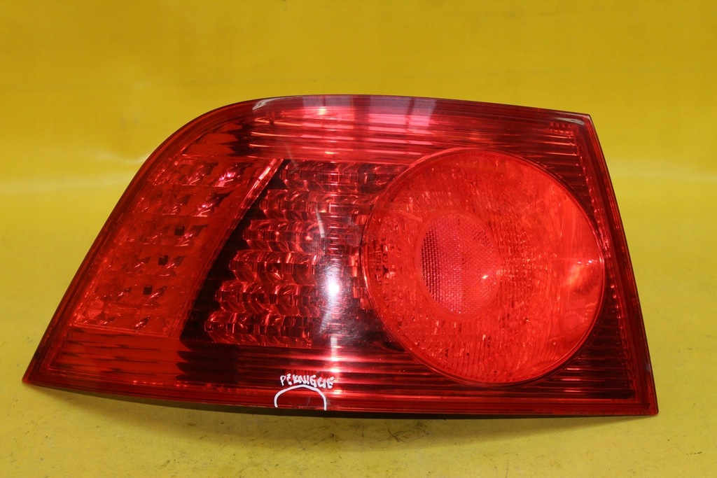 фото №1, Лампа левый задняя vw phaeton 333155l