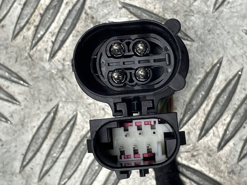 фото №6, Bmw оригинальный номер 9439065 3' g20 шланг кабель адаптер