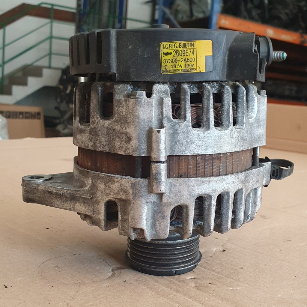 фото №1, Hyundai i40 ix35 1.7 crdi генератор 37300-2a800