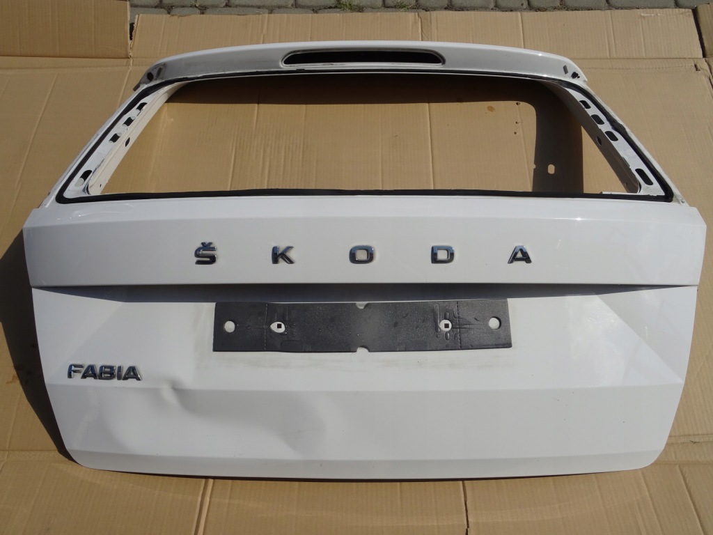 фото №1, Skoda fabia iii lift kombi крышка багажника задняя белый
