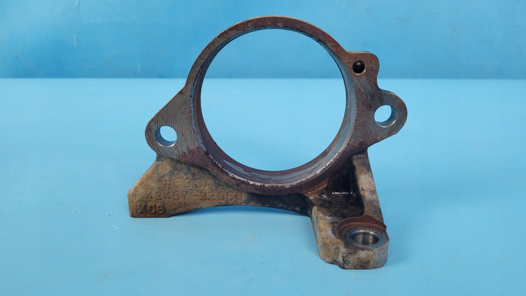 Toyota rav4 v 19r кронштейн підпора піввісь 43457-33060 Доставка