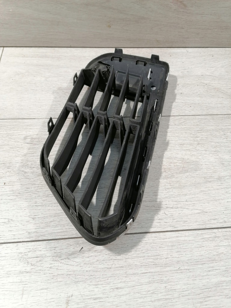 Bmw x1 f48 решётка бампер левое  перед 7354777 Киев