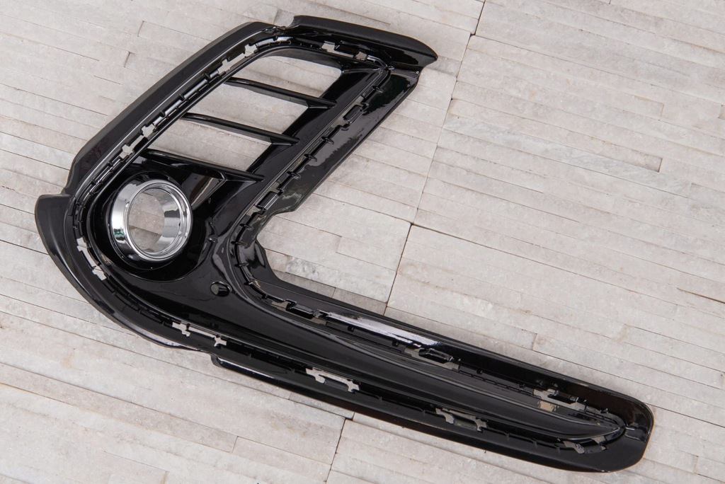 фото №8, Hyundai elantra vi ad решітка бампера заглушка лампи права 86564f2300