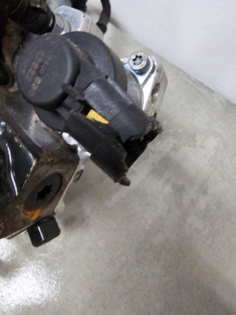 фото №7, Насос упорскування 2008 kia carens 3100-27400 2.0 crdi