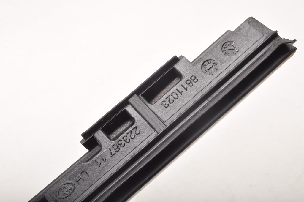 фото №11, Toyota supra mk5 прокладка уплотнитель левая 8811023