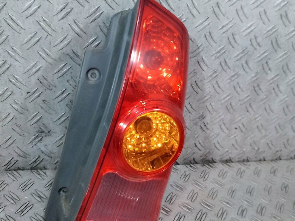 фото №7, Лампа задня права mitsubishi space star i mr913174