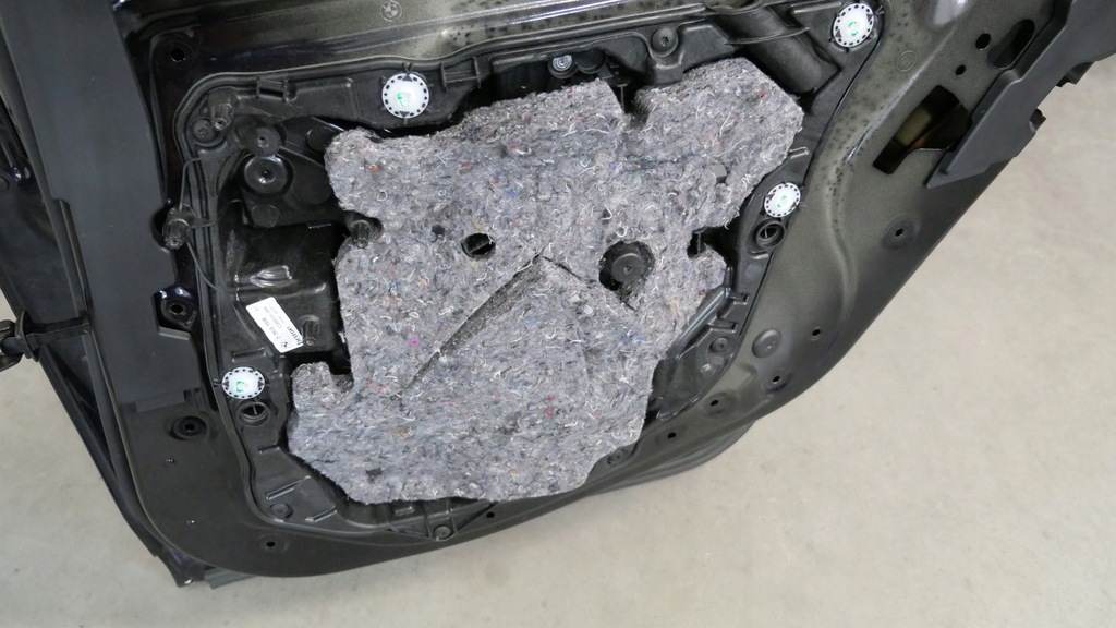 фото №8, Bmw g30 f90 дверь правое задние комплект цвет 416 carbonschwarz shadowline