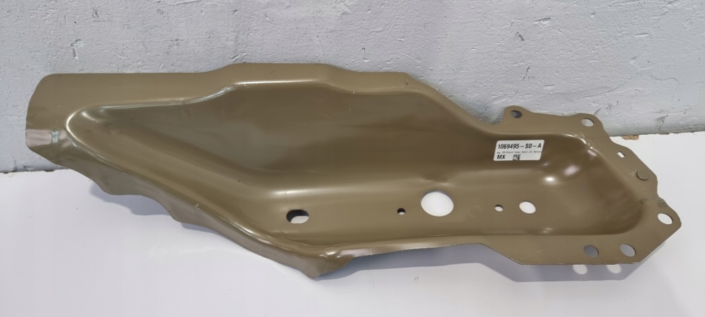 Елемент  крила підсилювач ліве задні tesla model x Зі Шроту