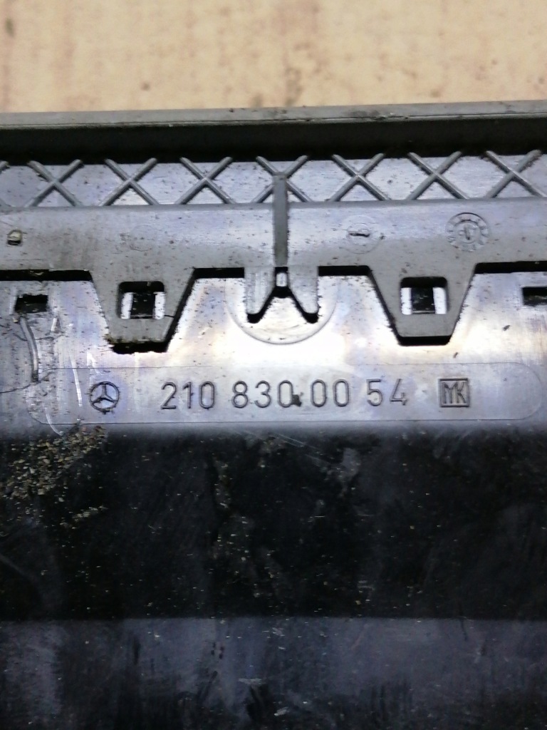 фото №3, Решётка обдув средняя mercedes w210