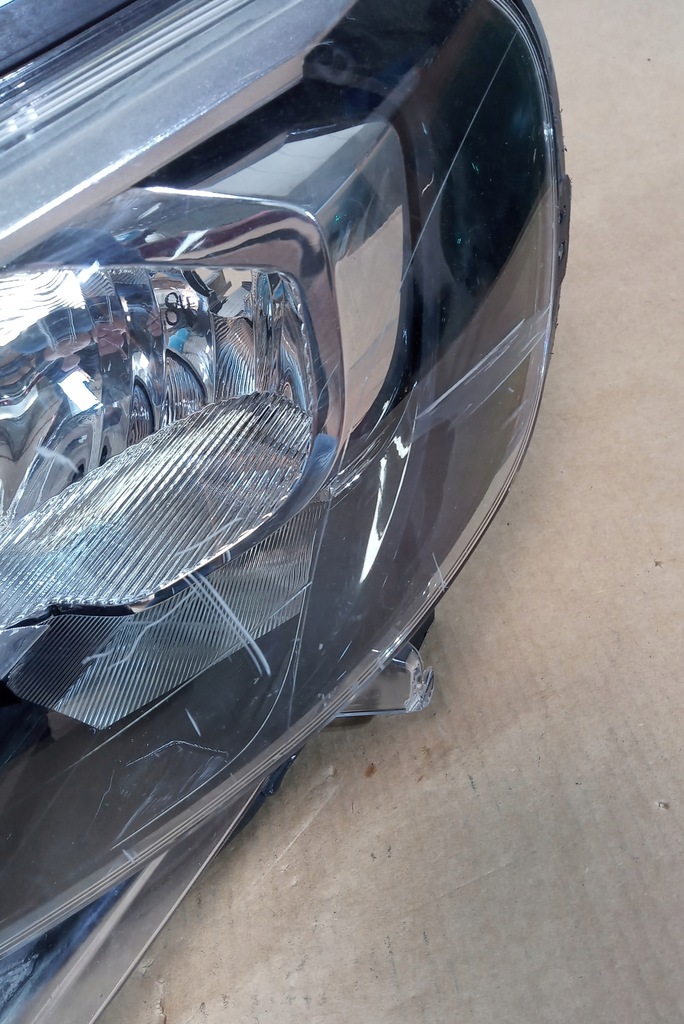 фото №2, Peugeot оригинальный номер 9808572680 лампа