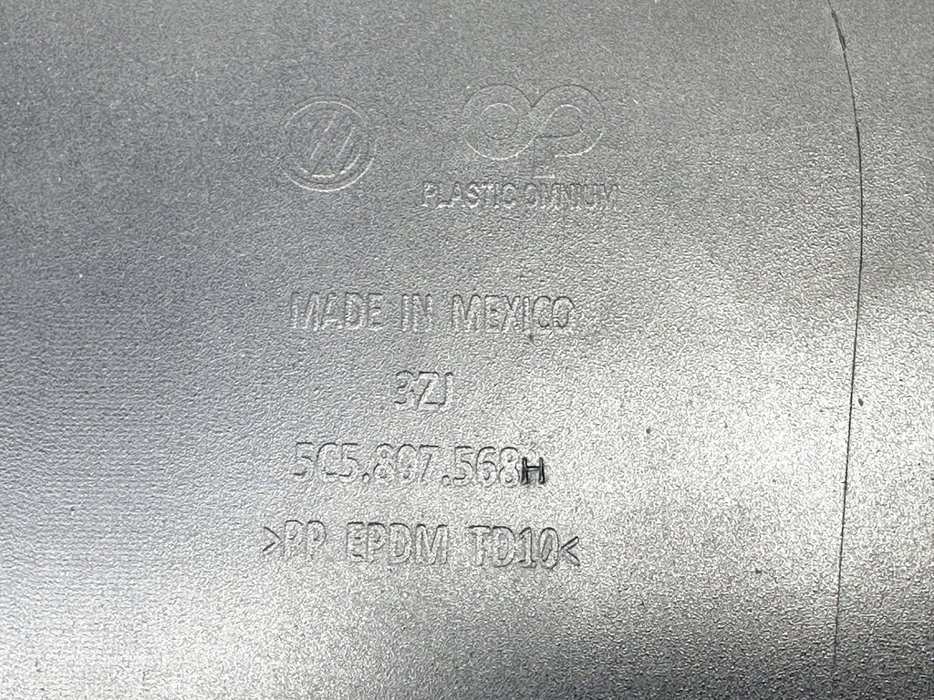 фото №12, Задня накладка спойлер vw beetle r-line 2019r 5c5