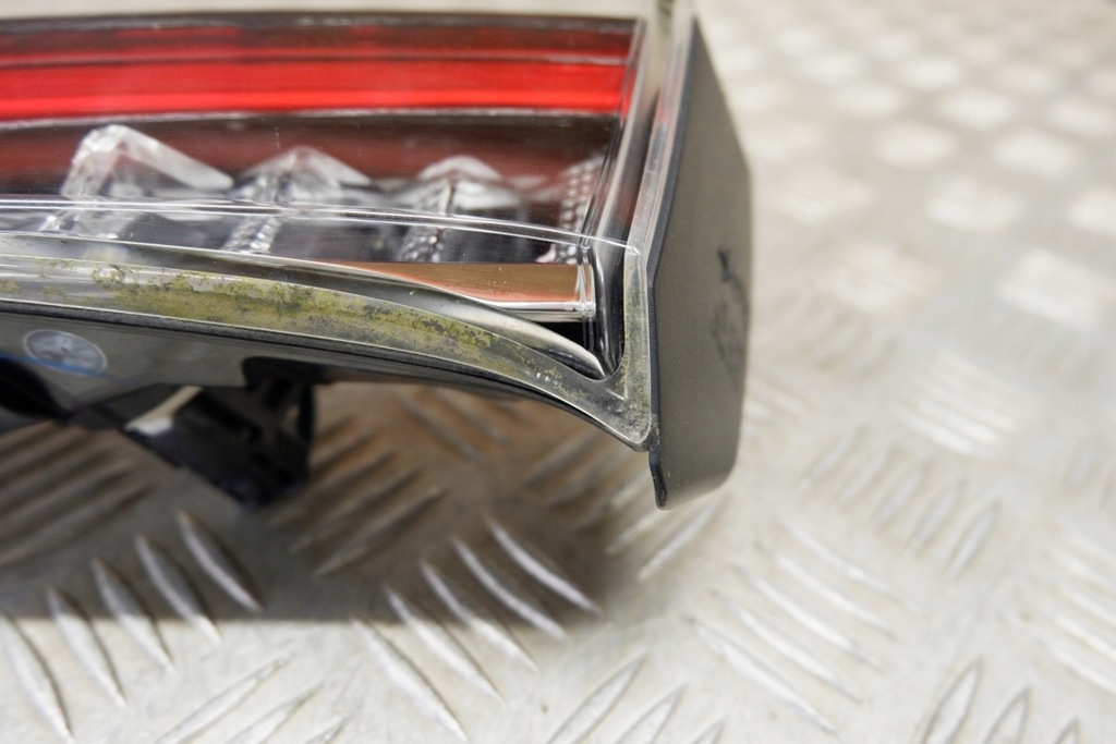 фото №15, Правая лампа крышки багажника toyota corolla хэтчбек _e21_ 8158102b90