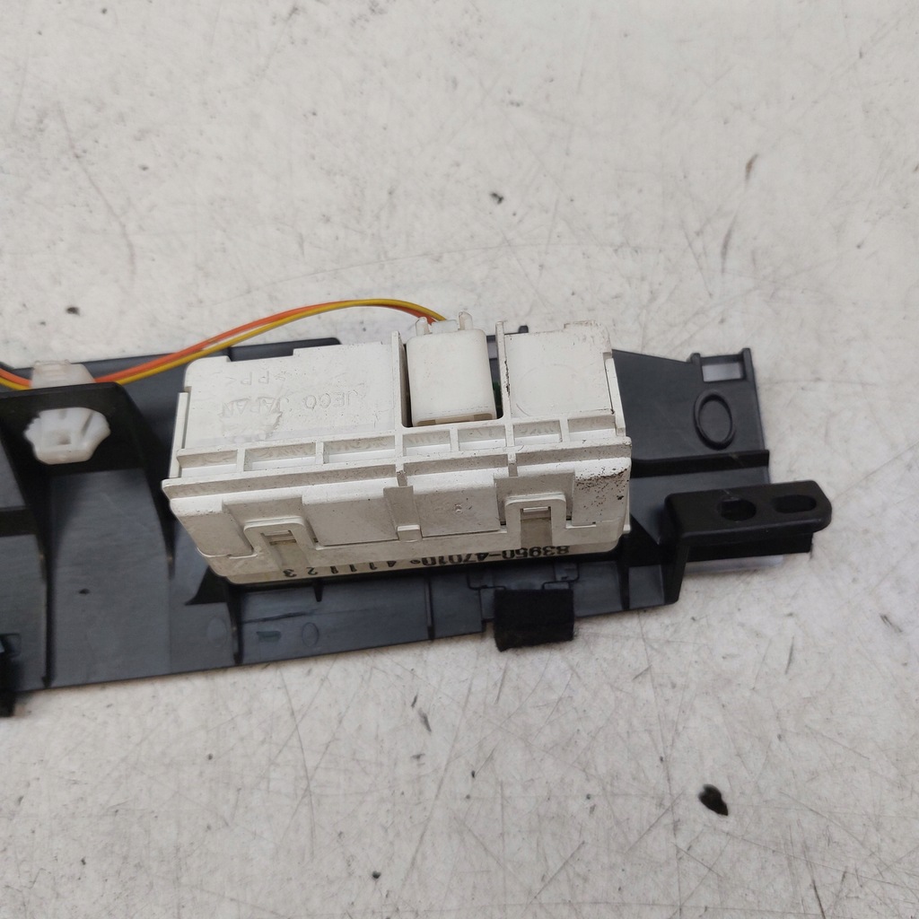 фото №10, Toyota prius 2 ii дисплей индикатор ремней