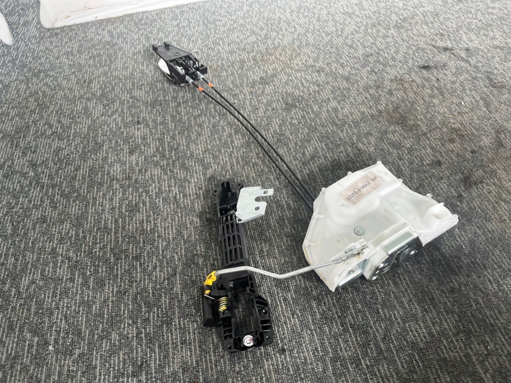 фото №12, Suzuki sx4 s-cross lift 19r 1.0 бензин замок дверь левый перед оригинал eur