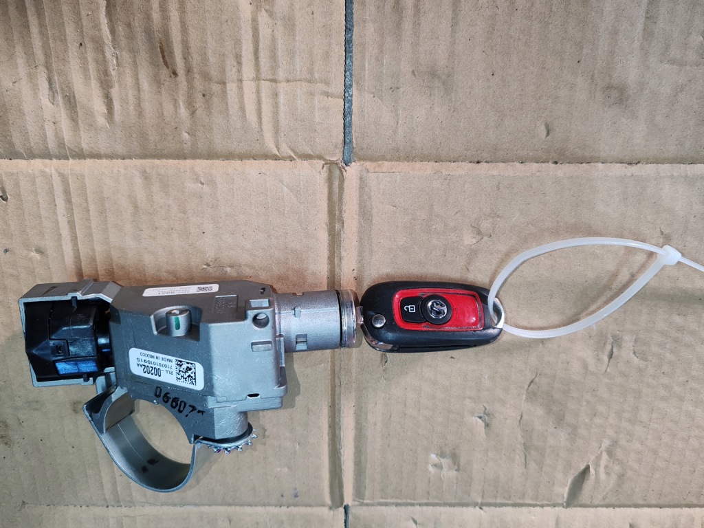 Купити Замок запалювання ключ 39079951 opel astra k 15-