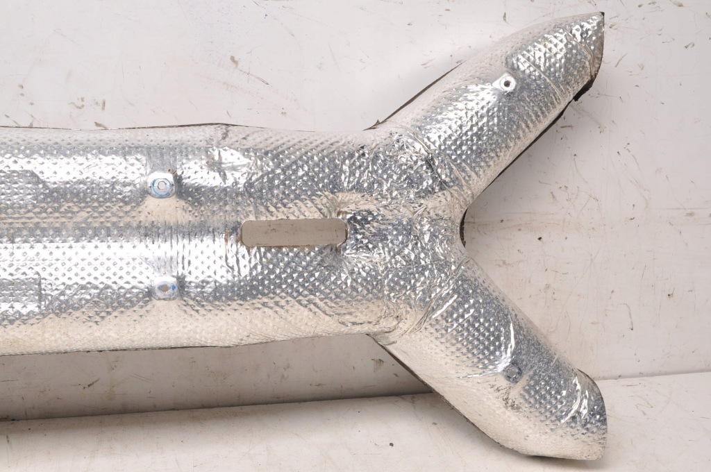 Aston martin db11 накладка теплова Київ