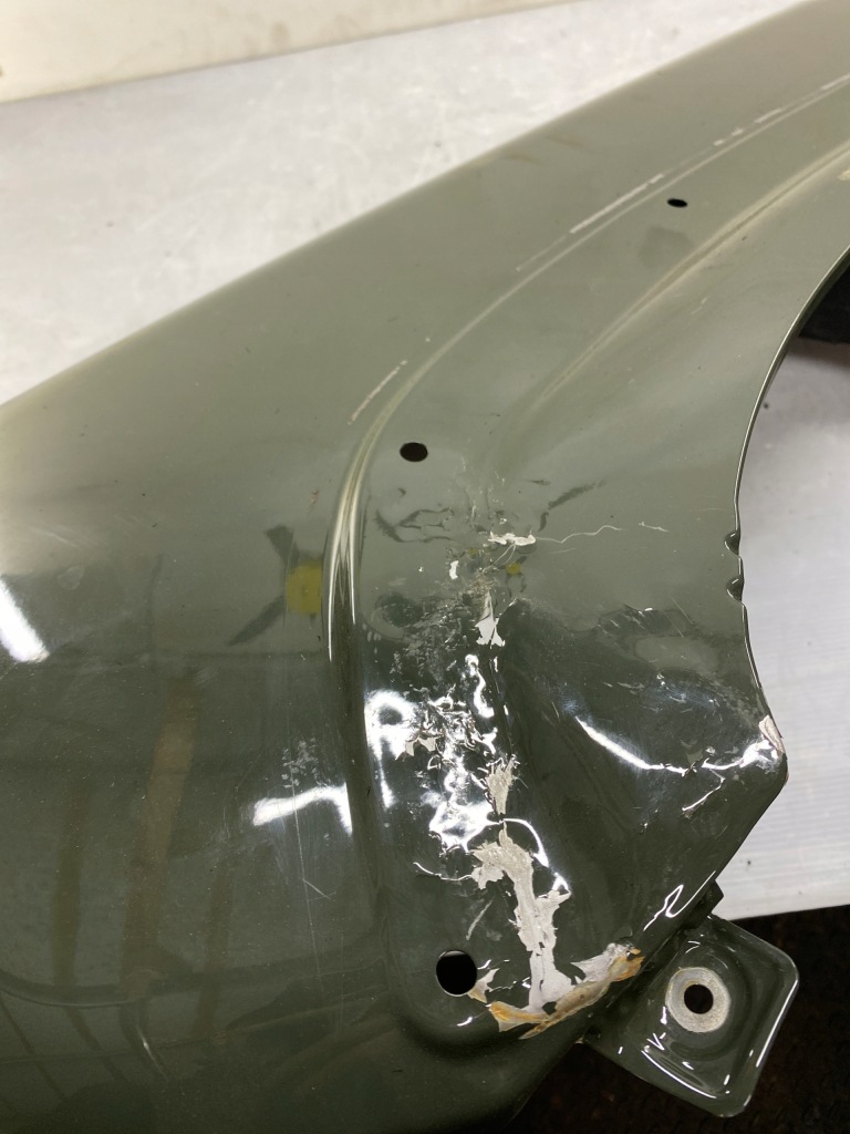 Suzuki jimmy 2 2 18+ крыло  левое  перед с Разборки