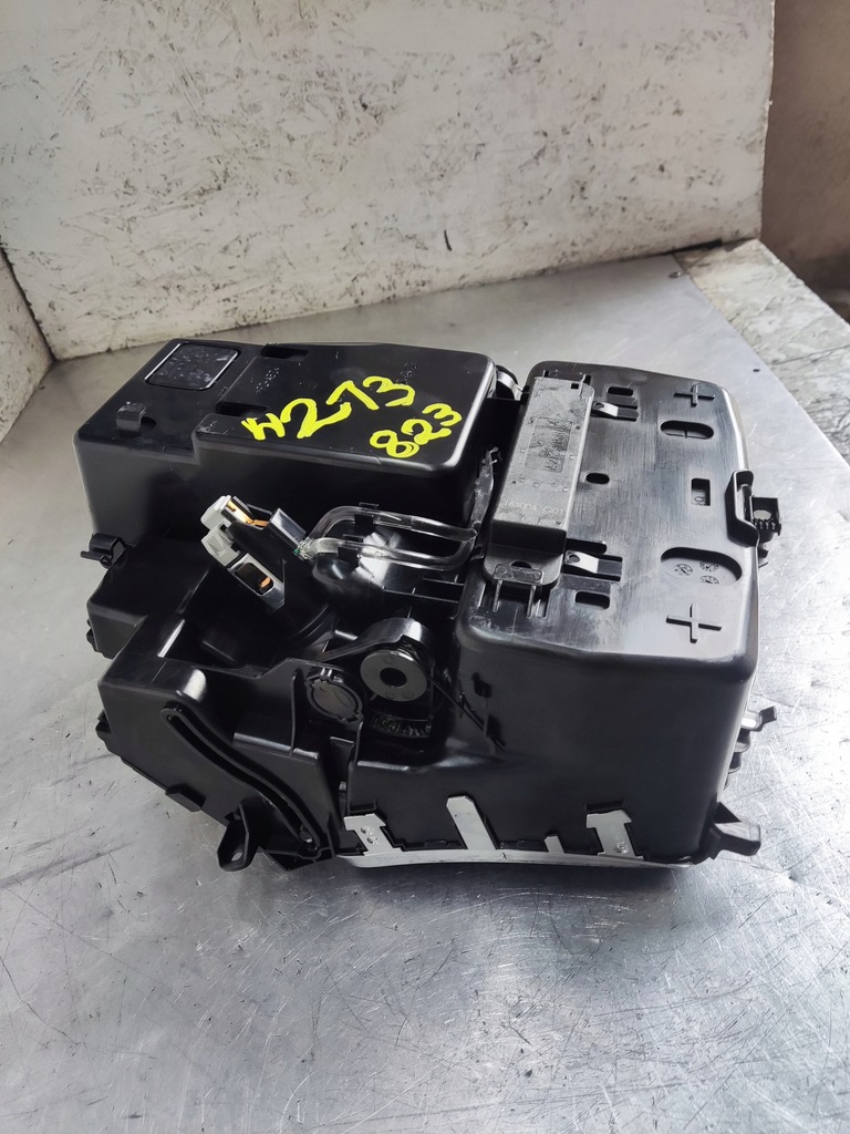 фото №12, Mercedes e klasa w213 бардачок кронштейн na кружки прикуриватель a2136806500