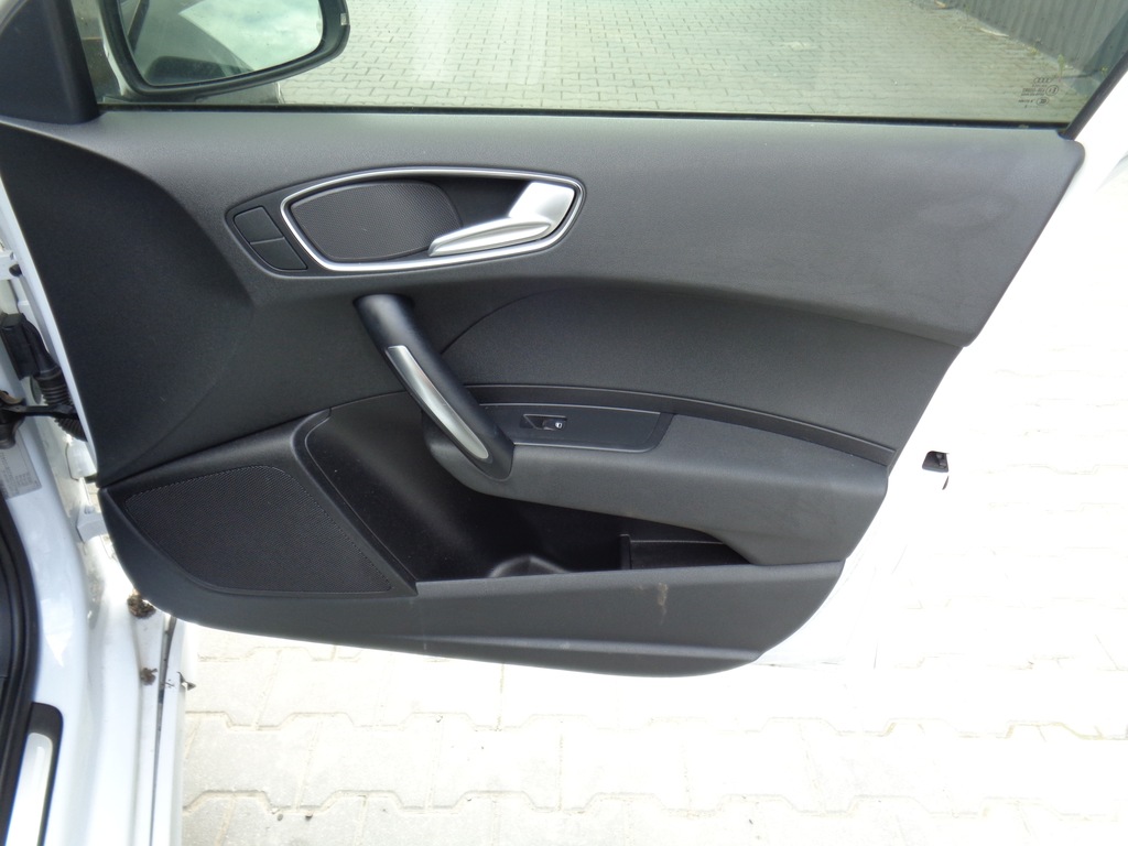 фото №14, Audi a1 5d s-line сидіння заднє сидіння шкіра підігрів 10-18