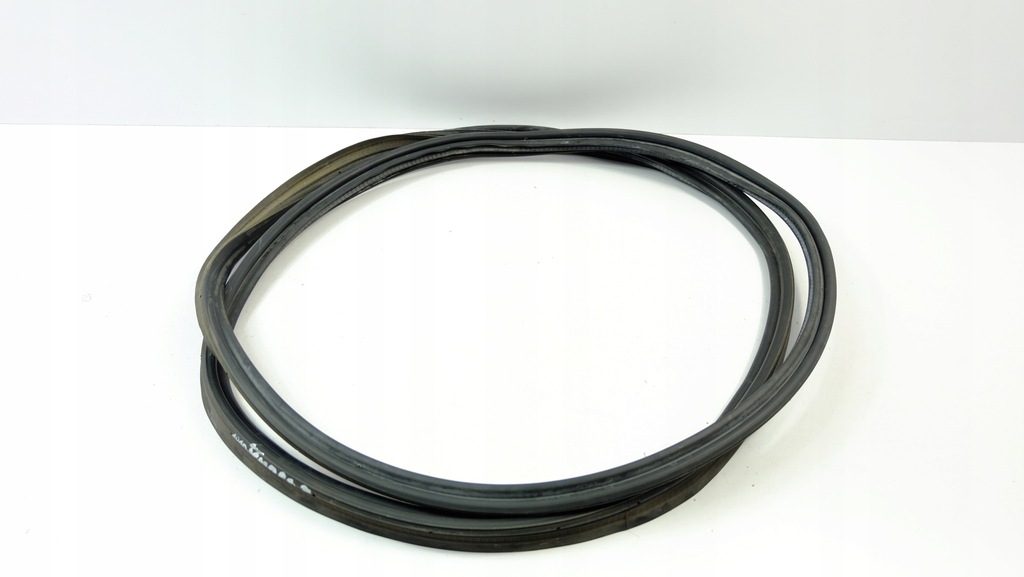 фото №1, Toyota verso прокладка кузовная крышки багажника