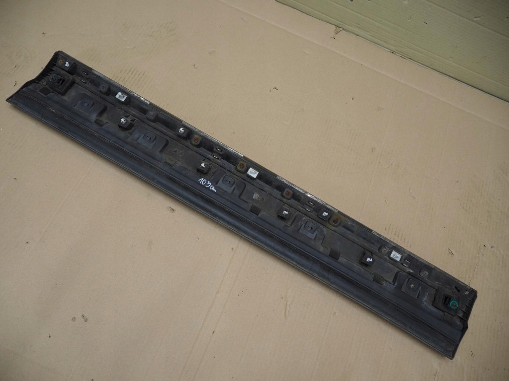 Kia sorento 3 14- молдинг дверь левая перед 87721-c5200 Недорого