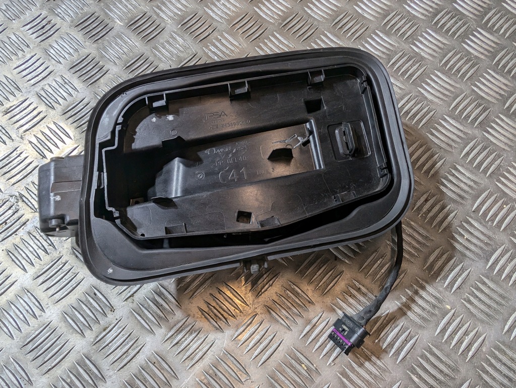 фото №1, Крышка защита разъём зарядки citroen e-berlingo 9835930680