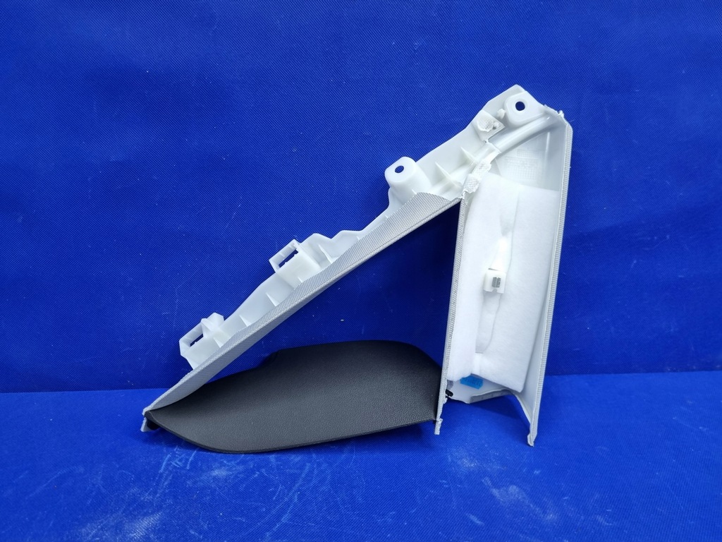 фото №7, Audi a5 8t защита обшивка правого стойка c оригинал 8t8867288