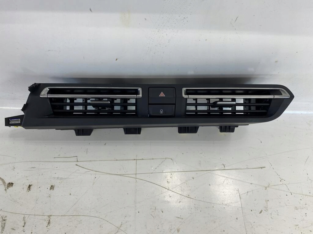 Купить Peugeot 508 ii решётка обдув панели консоли средняя 9813436277
