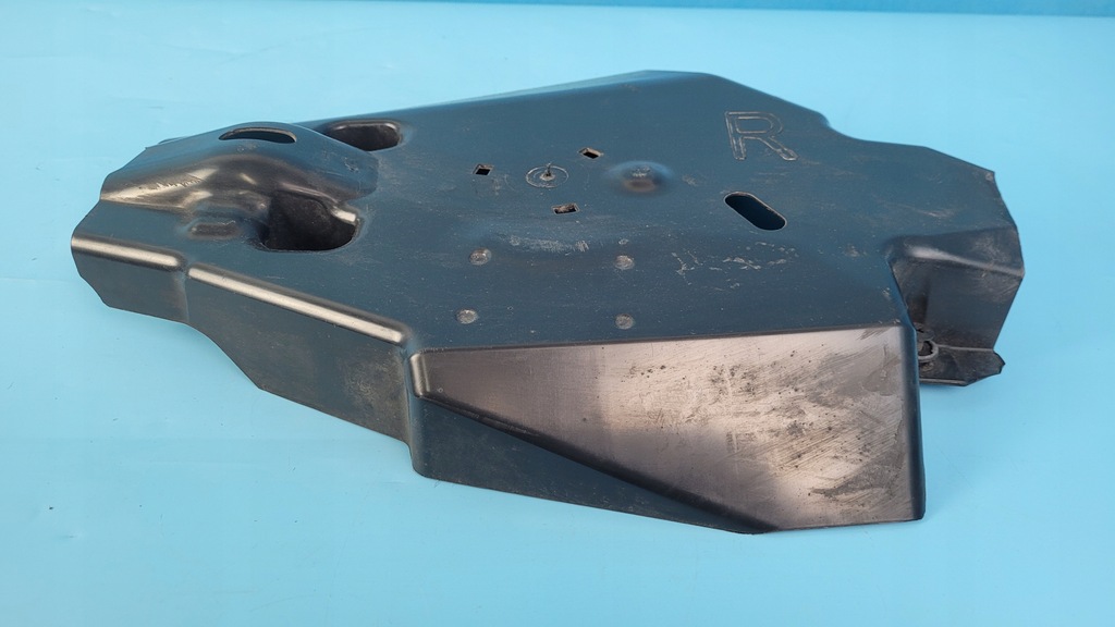 фото №5, Mercedes w206 c200 защита рычага sprężynowego правая a2063528201