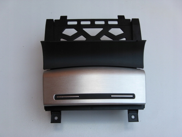 фото №1, Пепельница перед audi a3 8p lift