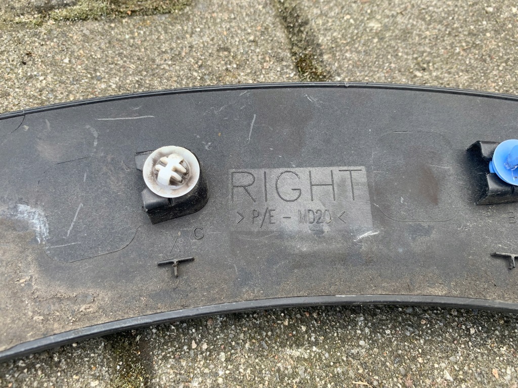 фото №10, Peugeot 3008 молдинг накладка крыла правый задняя 109798a2 28638c04