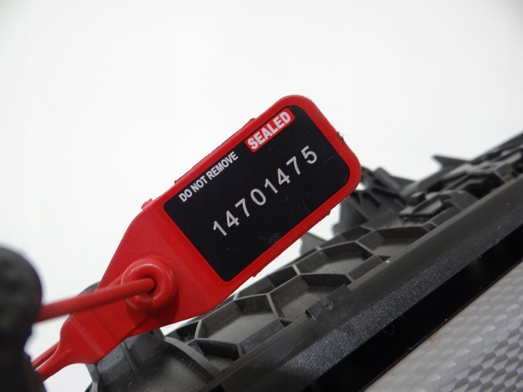 фото №9, Бардачок кронштейн na кружки bmw f10 9256131 14701475