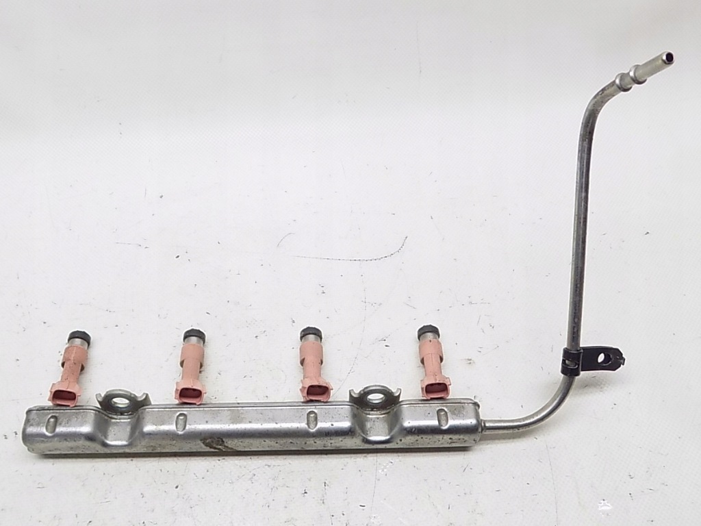 фото №1, Молдинг впрыскная - toyota yaris iii 1.5 hybrid