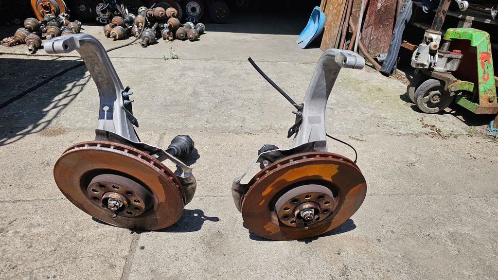 фото №1, Alfa romeo stelvio поворотный кулак правая/левая