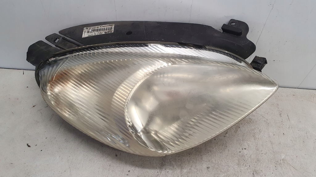 фото №1, Citroen xsara picasso 98-лампа перед права eur org