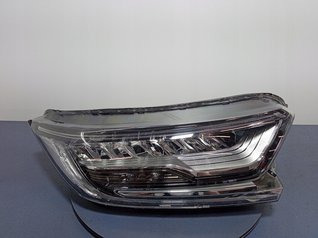 фото №1, Honda cr-v v 19- фара правый full led eu
