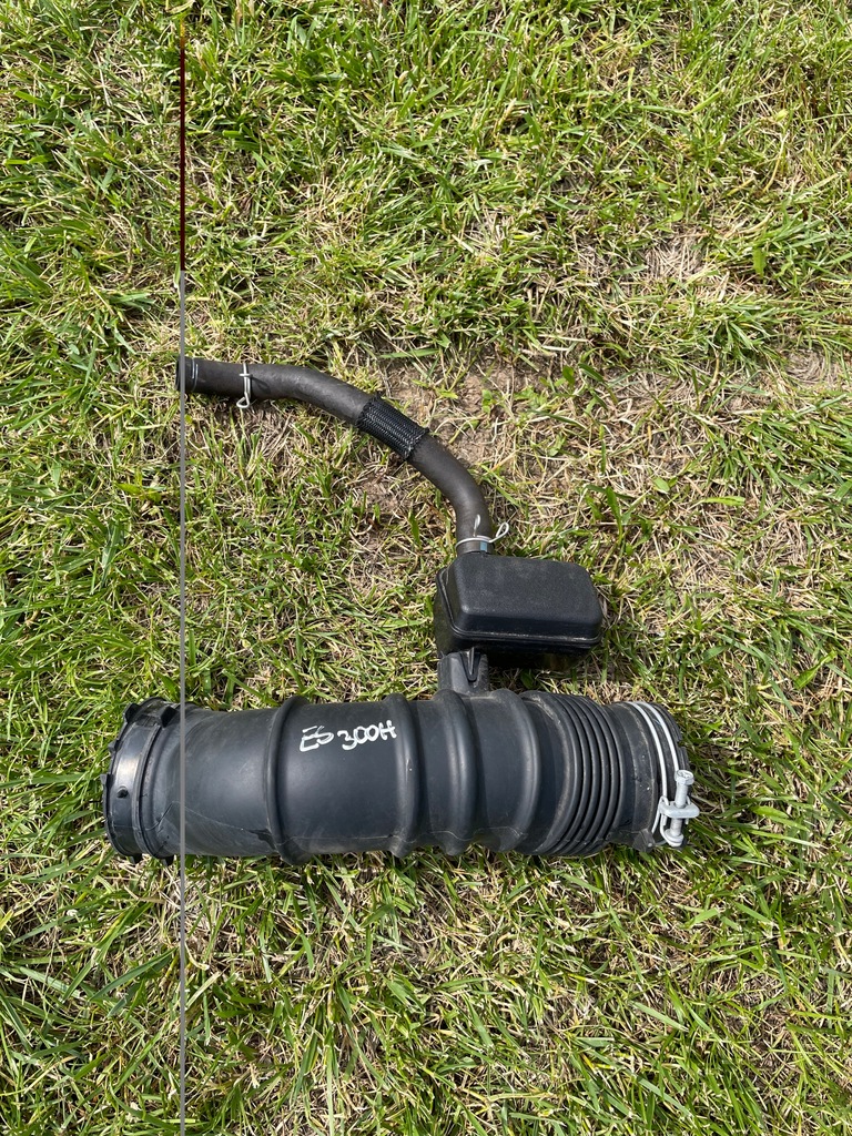 фото №1, Lexus es 300h 2018- труба повітрозабірник повітря