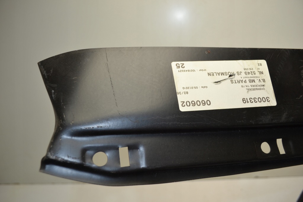 Mercedes w114 w115 подкрылок крыла перед левый Цена